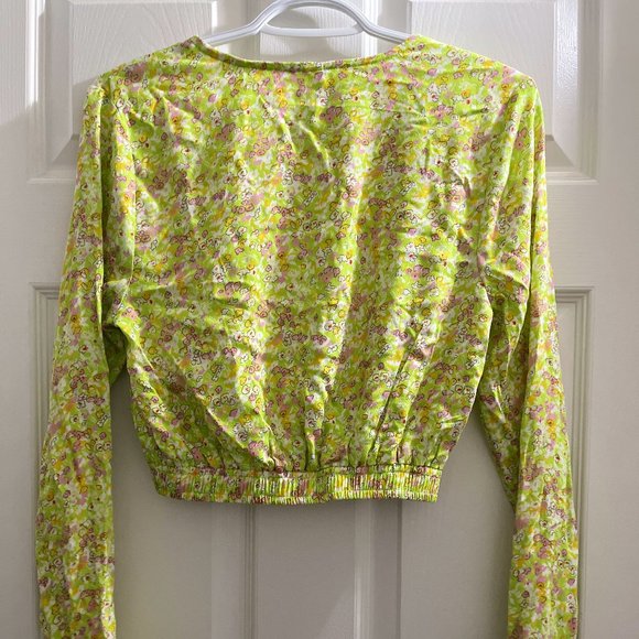 BP Surplice V-Neck Crop Top in Green Hannah Kate - Picture 4 of 4